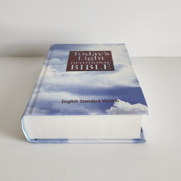 Today's Light Devotional Bible Hardcover ESV English Standard Version - Picture 3 of 7